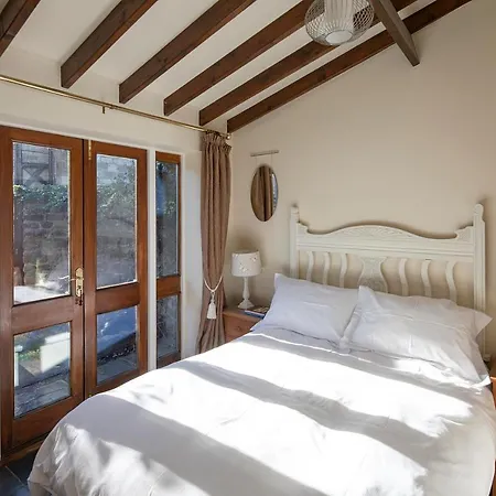 Morton House And The Stable Block Masham - Adjoining Holiday Cottages For Singles, Couples And Large Groups Exterior photo