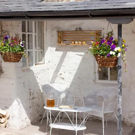 Morton House And The Stable Block Masham - Adjoining Holiday Cottages For Singles, Couples And Large Groups Exterior photo