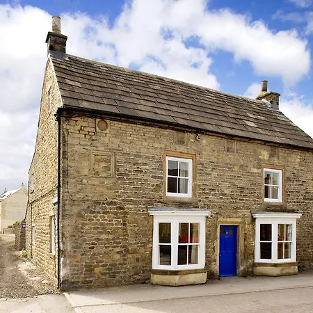 Morton House And The Stable Block Masham - Adjoining Holiday Cottages For Singles, Couples And Large Groups Room photo