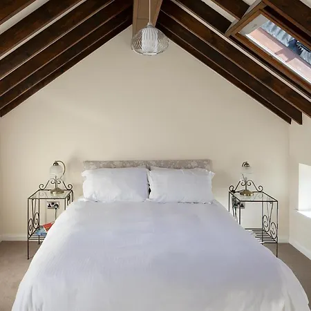 Morton House And The Stable Block Masham - Adjoining Holiday Cottages For Singles, Couples And Large Groups Exterior photo
