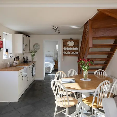 Morton House And The Stable Block Masham - Adjoining Holiday Cottages For Singles, Couples And Large Groups Exterior photo