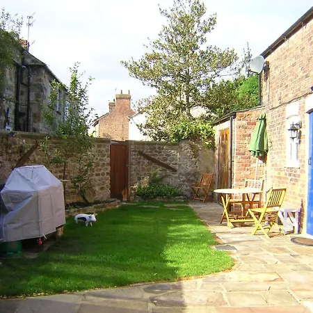 Morton House And The Stable Block Masham - Adjoining Holiday Cottages For Singles, Couples And Large Groups Exterior photo